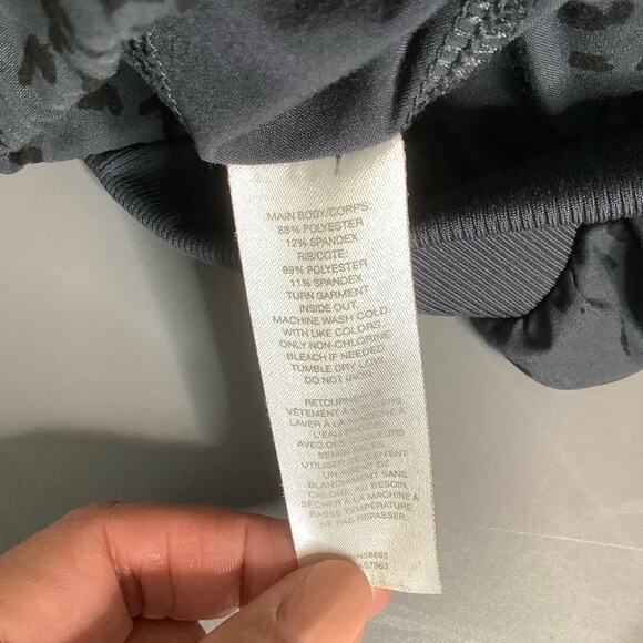 Z by Zella Expression Gray Black Splatter Pants Zip Pocket Cropped Print Medium - Picture 9 of 9